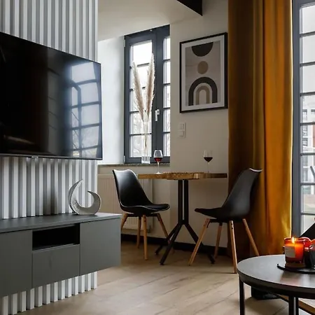 Golden - Stylish Loft - Great Location &jana Pawla33 Appartement