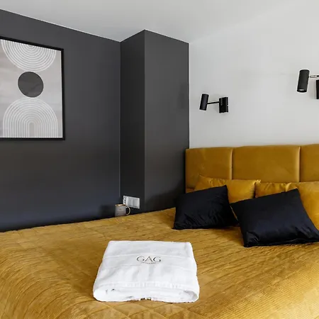Golden - Stylish Loft - Great Location &jana Pawla33 דירה