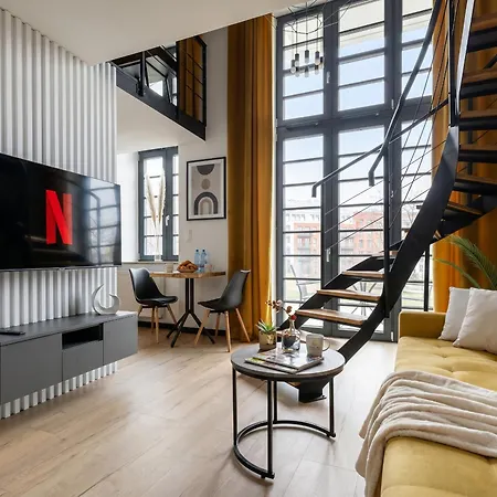 Golden - Stylish Loft - Great Location &jana Pawla33 דירה *