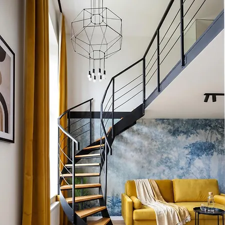 Golden - Stylish Loft - Great Location &jana Pawla33 דירה *