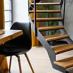 Golden - Stylish Loft - Great Location &jana Pawla33 Apartment *